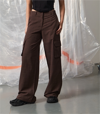 {{productViewItem.photos[photoViewList.activeNavIndex].Alt || productViewItem.photos[photoViewList.activeNavIndex].Description || 'Брюки CARGO PANTS W'}}
