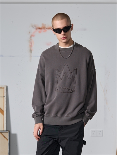 {{productViewItem.photos[photoViewList.activeNavIndex].Alt || productViewItem.photos[photoViewList.activeNavIndex].Description || 'Толстовка MISHKA CROWN'}}